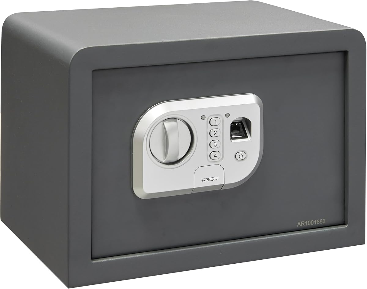 Ver especificaciones técnicas y precio actualizado de ARREGUI Print 140520 Caja fuerte de acero con apertura electronica mediante huella dactilar Fotografía técnica oficial de ARREGUI Print 140520 Caja fuerte de acero con apertura electronica mediante huella dactilar - Vista frontal con fondo blanco