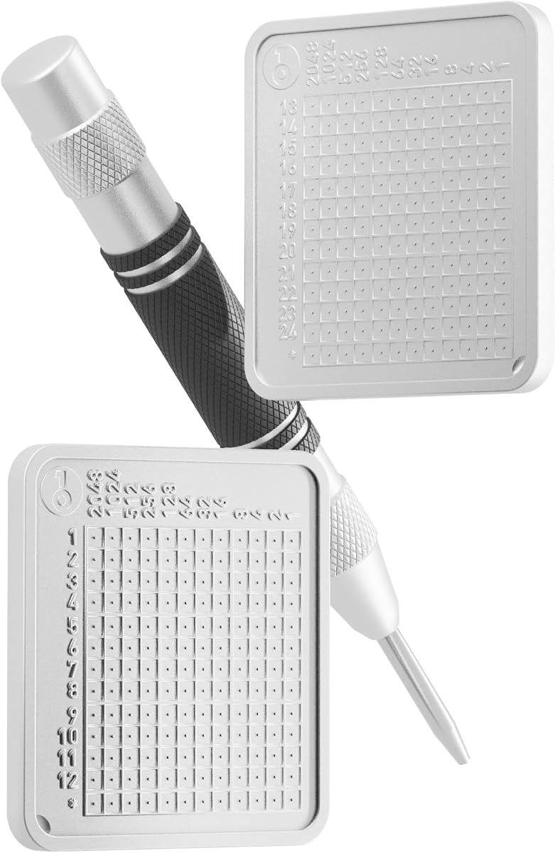 Ver especificaciones técnicas y precio actualizado de Almacenamiento de frases semilla OneKey KeyTag, Juego de 2 placas titanio Fotografía técnica oficial de Almacenamiento de frases semilla OneKey KeyTag, Juego de 2 placas titanio - Vista frontal con fondo blanco