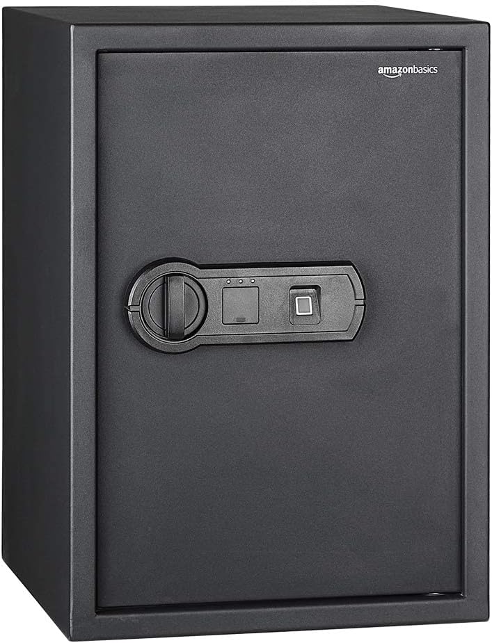 Ver especificaciones técnicas y precio actualizado de Amazon Basics Electrónico Caja Fuerte con Lector biométrico de Huella Dactilar - 50 Fotografía técnica oficial de Amazon Basics Electrónico Caja Fuerte con Lector biométrico de Huella Dactilar - 50 - Vista frontal con fondo blanco